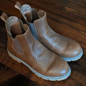Women's Light brown boots, leather upper, faux fur lining, Size 10.5